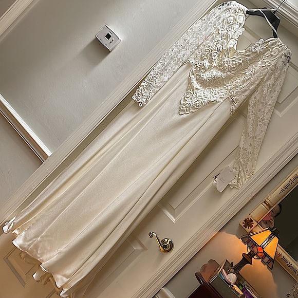 Jessica McClintock Dresses & Skirts - WEDDING BELLS! Jessica McClintock Ivory Lace Gown, new w tags, retail $388.